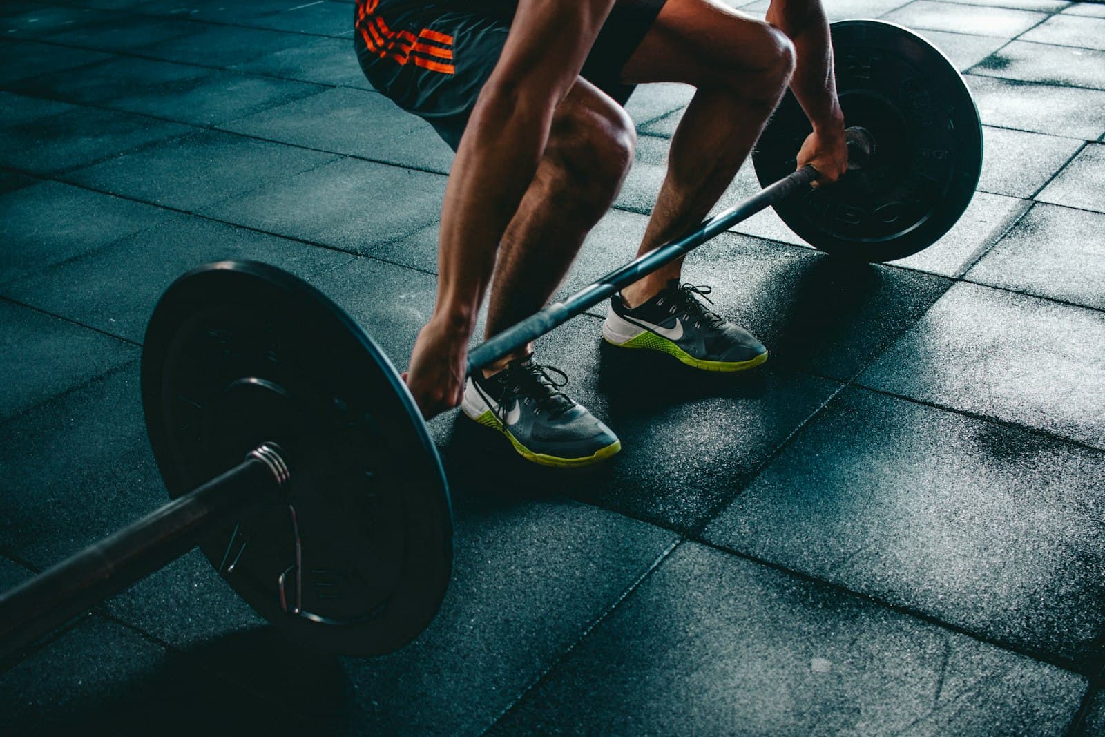 A Beginner Strength Training Plan Works Better With Nutrition Support